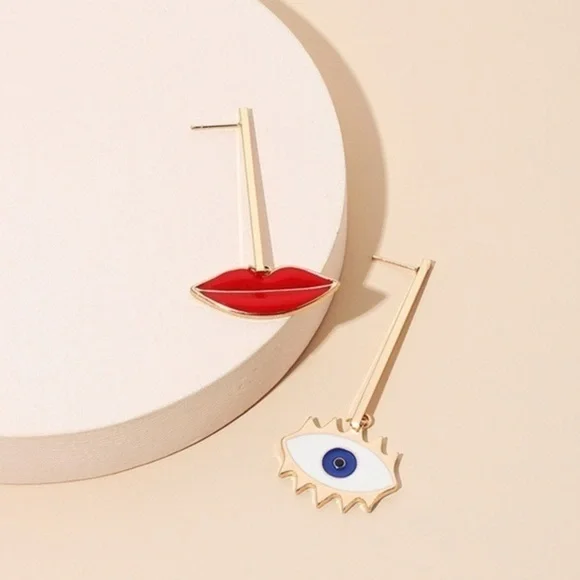 3/$30 💛 Evil Eye And Lip Earrings - Picture 2 of 7
